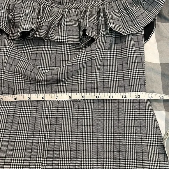 Urban Outfitters Glenn Plaid Off The Shoulder Romper Size 6 - Picture 11 of 13